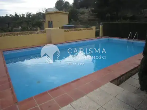 (3) Dom na sprzedaż w Hiszpanii w Calpe z basenem