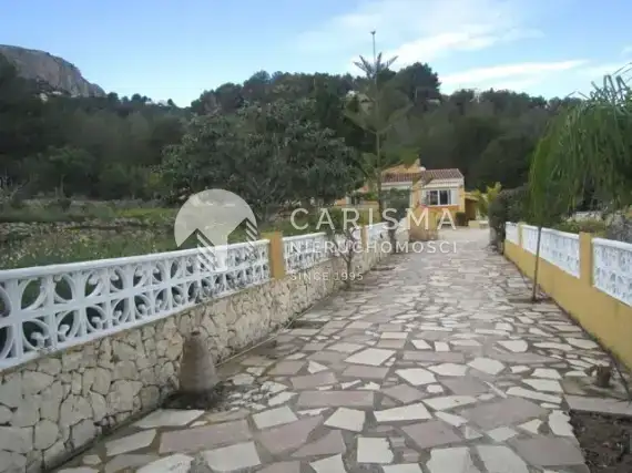 (18) Dom na sprzedaż w Hiszpanii w Calpe z basenem