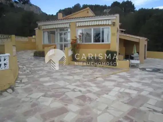 (19) Dom na sprzedaż w Hiszpanii w Calpe z basenem