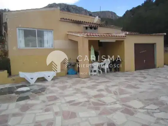 (2) Dom na sprzedaż w Hiszpanii w Calpe z basenem