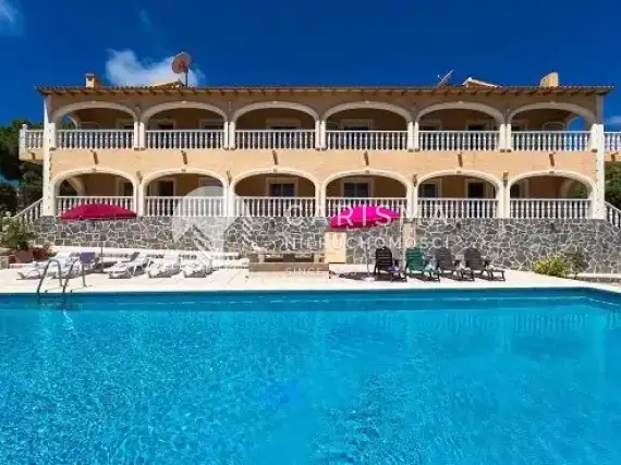 (2) Duża willa na sprzedaż w Hiszpanii w Calpe z prywatnym basenem