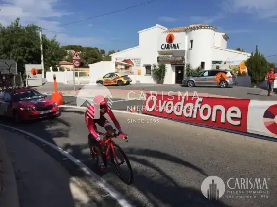 (6) Przed biurem Carisma przejechał słynny wyścig kolarski La Vuelta a España! Galeria zdjęć.