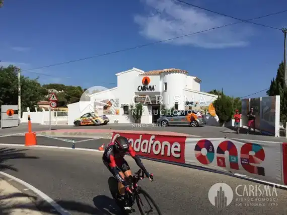 (11) Przed biurem Carisma przejechał słynny wyścig kolarski La Vuelta a España! Galeria zdjęć.