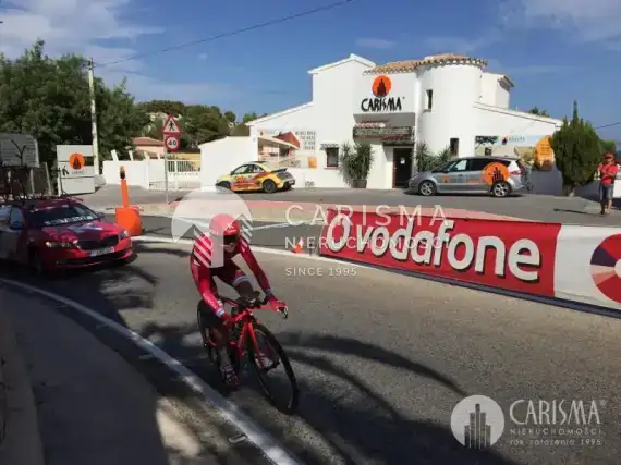 (14) Przed biurem Carisma przejechał słynny wyścig kolarski La Vuelta a España! Galeria zdjęć.