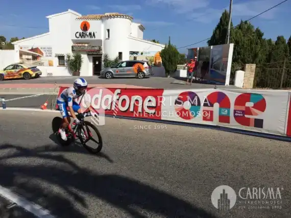 (22) Przed biurem Carisma przejechał słynny wyścig kolarski La Vuelta a España! Galeria zdjęć.