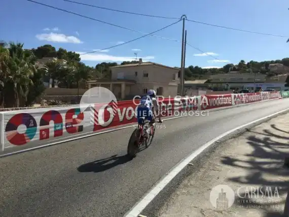 (24) Przed biurem Carisma przejechał słynny wyścig kolarski La Vuelta a España! Galeria zdjęć.