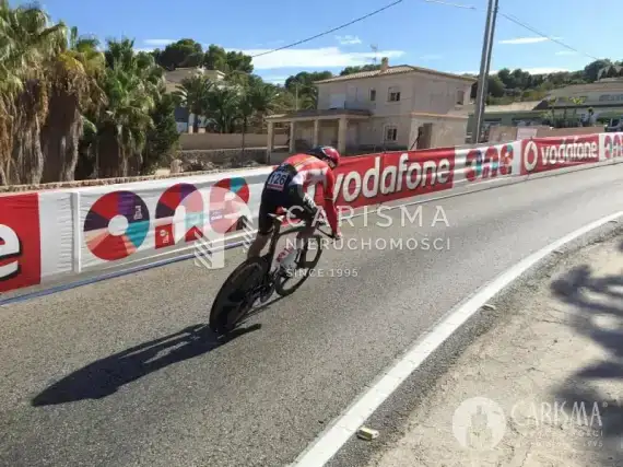 (27) Przed biurem Carisma przejechał słynny wyścig kolarski La Vuelta a España! Galeria zdjęć.