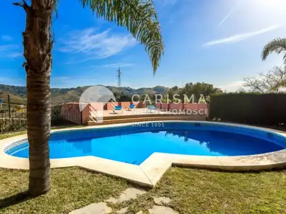 (2) Willa w Hiszpanii w Hacienda Las Chapas z prywatnym basenem