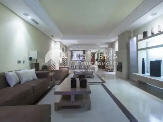 (10) Luksusowy apartament w pierwszej linii brzegowej w Los Monteneros/Marbella