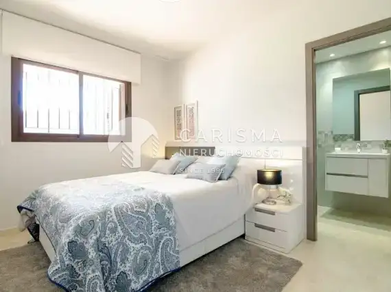 (5) Nowe i gotowe apartamenty, blisko plaży na Costa de Almeria