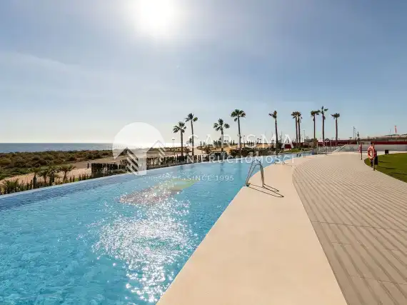 (10) Apartamenty, gotowe z widokiem na morze 400 m od plaży Costa de Almeria
