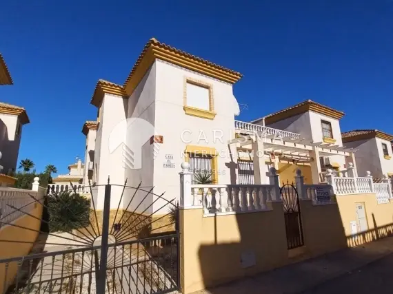 (2) Dom  w zabudowie szeregowej gotowy do zamieszkania, Villamartin, Costa Blanca