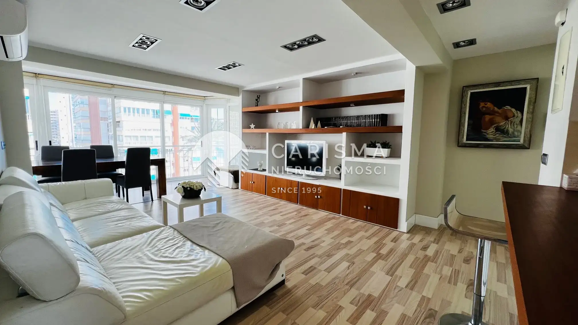 (3) Odremontowany apartament w pierwszej linii w Benidorm