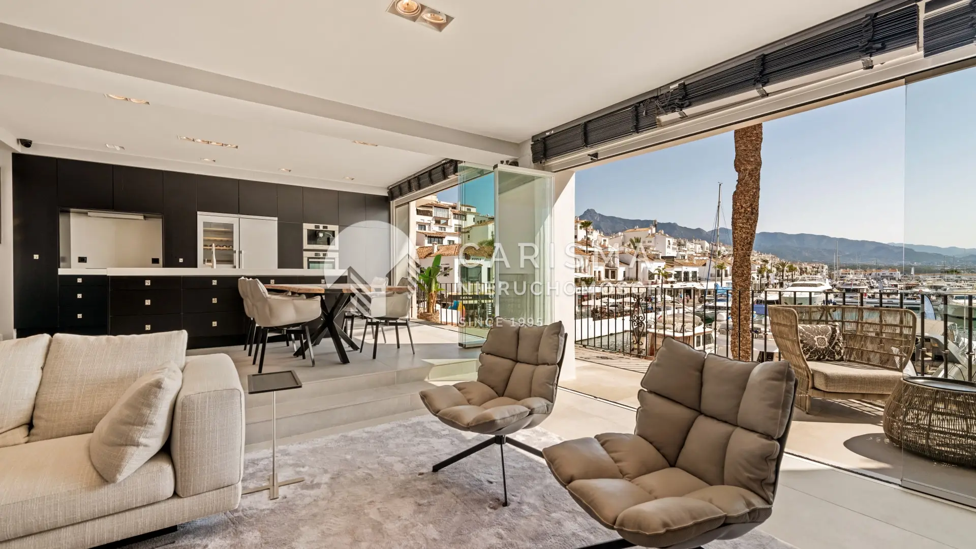 (4) Luksusowy apartament w porcie Puerto Banus, Costa del Sol