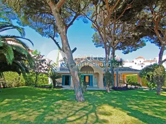 (2) Willa przy plazy pomiędzy San Pedro i Puerto Banus