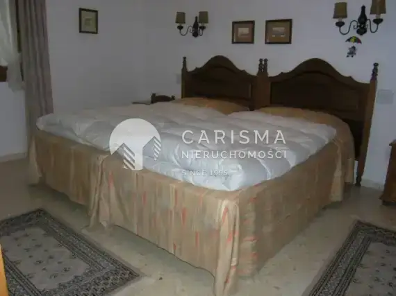 (6) Willa w Moraira na dużej działce z widokiem na morze