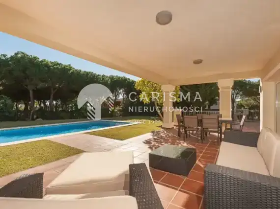 (16) Willa na sprzedaż w Marbella