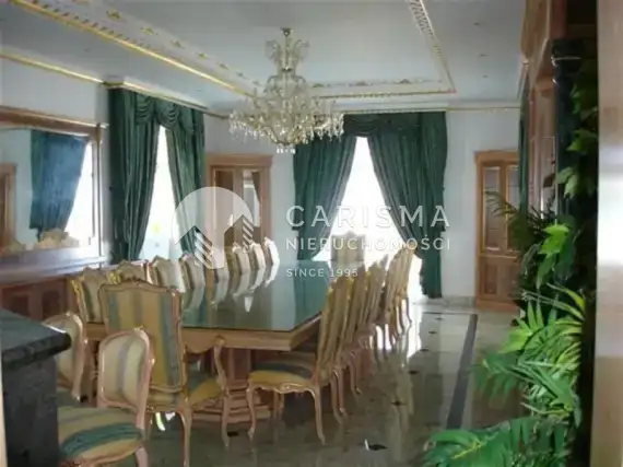 (10) Willa w San Pedro de Alcantara z bezpośrednim dostępem do plaży