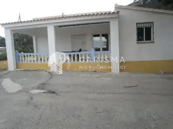 (17) Dom na sprzedaż w Hiszpanii w Calpe z basenem