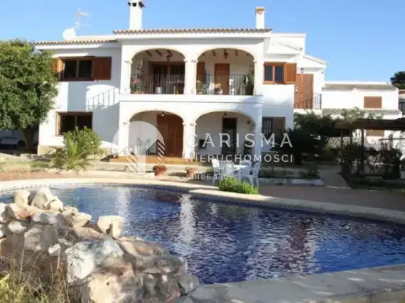 Willa w Calpe z widokiem na góry 1
