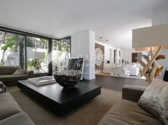 (22) Dom nad morzem w Marbella East.