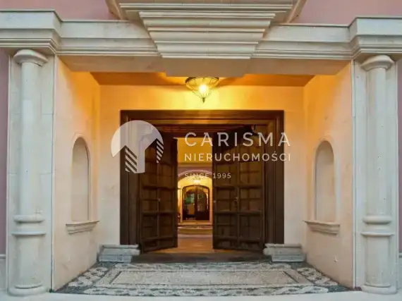 (7) Odnowiona willa w Hiszpanii w San Pedro de Alcantara z kortem do tenisa i prywatnym basenem