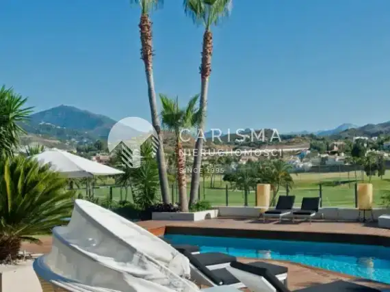 Przestrzenna, nowoczesna willa w Nueva Andalucia przy polu golfowym 2