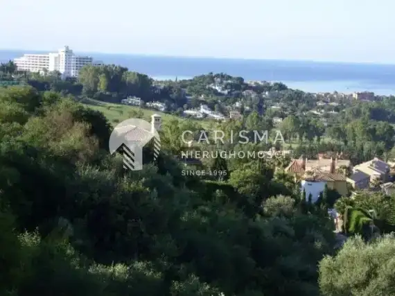 (6) Nowa, piękna willa w Hiszpanii w Benahavis z panoramicznym widokiem na morze i pole golfowe