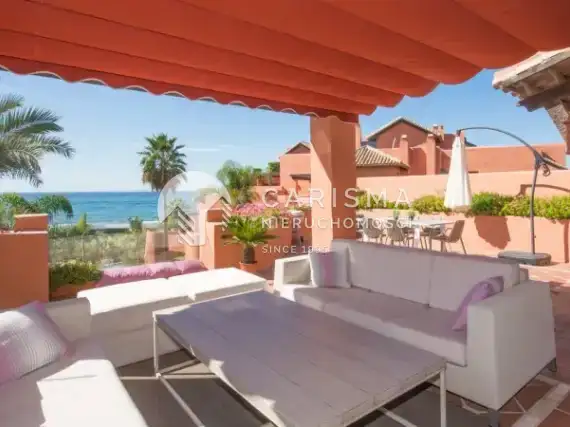 (15) Luksusowy apartament w pierwszej linii brzegowej, La Morera/ Marbella