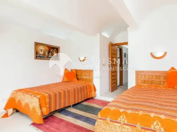 (18) Willa w Hiszpanii w Elviria z widokiem na morze