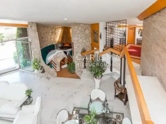 (21) Willa w Hiszpanii w Elviria z widokiem na morze