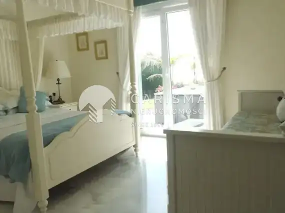 (10) Willa z widokiem na morze w Hiszpanii w Cabopino