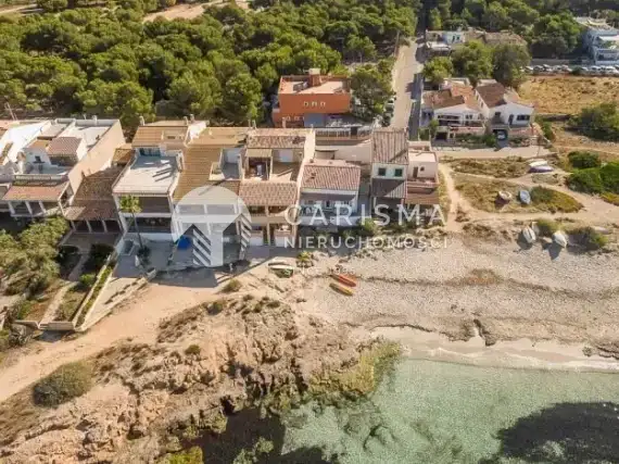 (2) Dom w pierwszej linii brzegowej na sprzedaż w Hiszpanii w Es Trenc