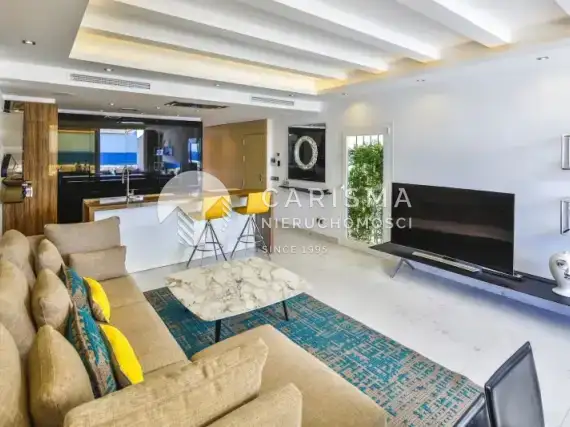 (13) Apartament w pierwszej linii brzegowej w Puerto Banus