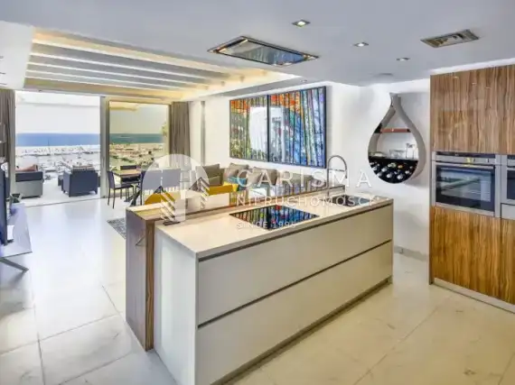 (19) Apartament w pierwszej linii brzegowej w Puerto Banus