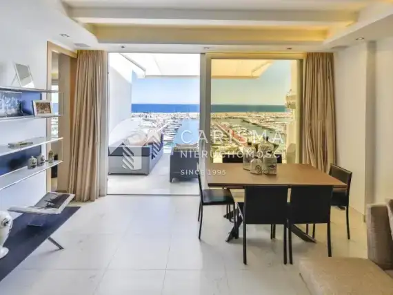 (21) Apartament w pierwszej linii brzegowej w Puerto Banus