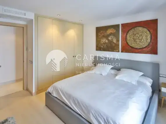 (24) Apartament w pierwszej linii brzegowej w Puerto Banus