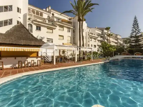 (17) Luksusowy apartament w pierwszej linii brzegowej w dzielnicy Marbesa, Marbella