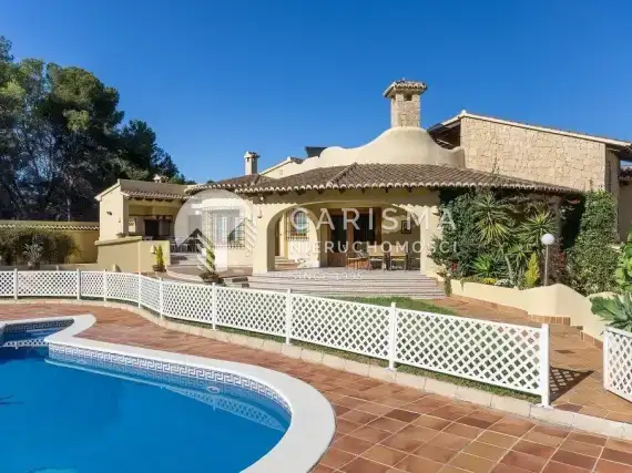 (6) Duża willa w Moraira
