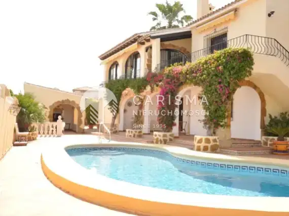 (3) Willa z widokami na port w Moraira
