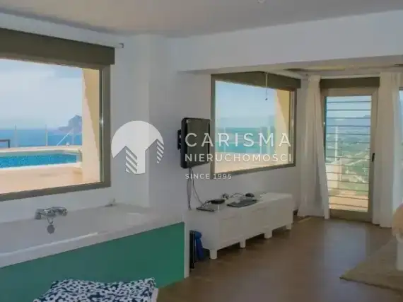 (36) Dom z widokiem na morze w Calpe
