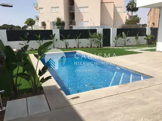 (4) Nowoczesna willa w Pilar de la Horadada, Costa Blanca