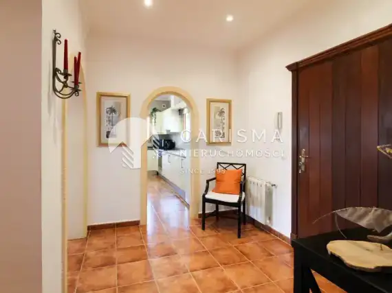 (8) Piękna willa w dobrej lokalizacji, w Moraira