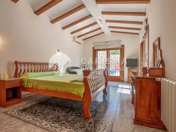 (27) Finka na dużej działce w Moraira.
