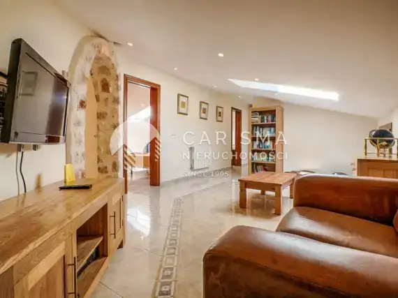 (32) Finka na dużej działce w Moraira.