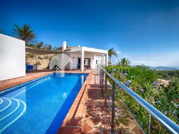 (3) Luksusowa willa w spokojnej okolicy w Moraira