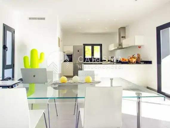 (25) Nowoczesna i parterowa willa w Moraira