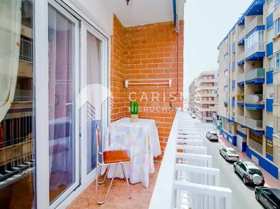 (3) Apartament z 4-ma sypialniami w dobrej lokalizacji, w Torrevieja