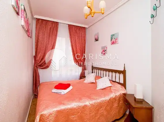 (14) Apartament z 4-ma sypialniami w dobrej lokalizacji, w Torrevieja