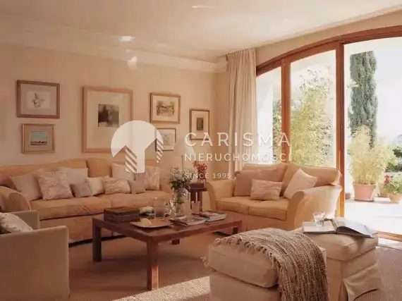 (12) Willa w Marbella Golden Mile z widokiem na morze